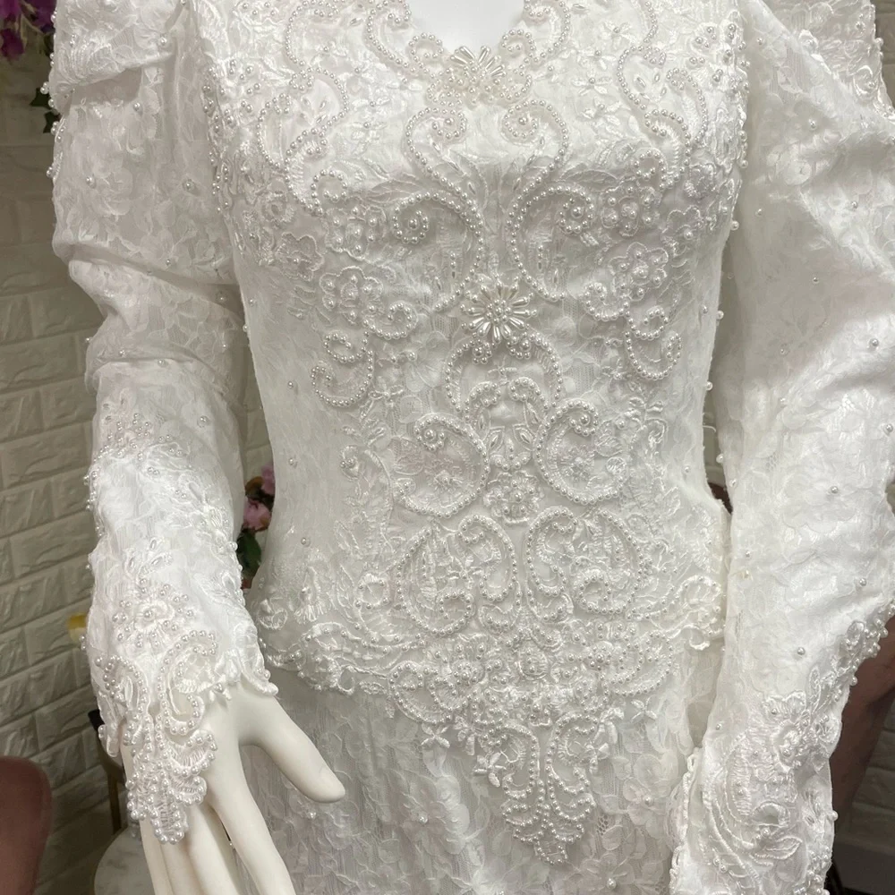 Vintage Pearl Wedding Gown - Picture 3 of 8